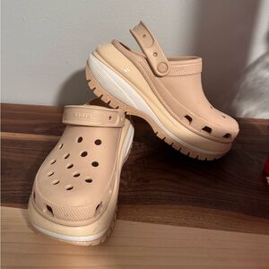 CROCS Mega Crush Clog Shiitake Beige Platform Shoes 207988 Womens Size 8